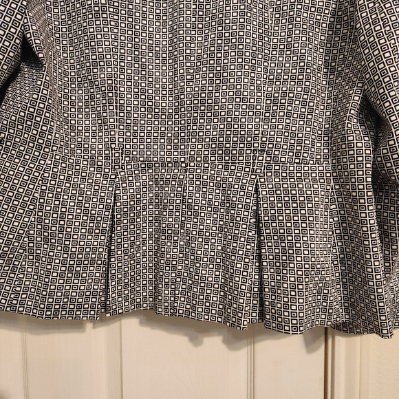 John Meyer Collection Black and White Geometric Block Pattern Jacket - Picture 5 of 6
